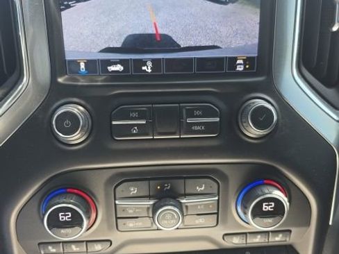 Used 2022 Chevrolet Silverado 2500 LTZ w/ LTZ Convenience Package image 10