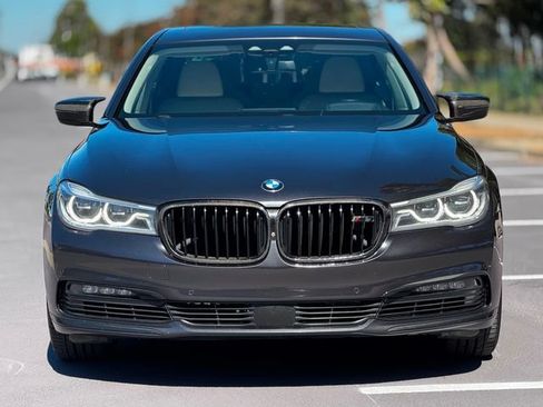 Used 2017 BMW 750i RWD image 3