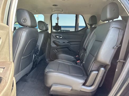 Used 2020 Chevrolet Traverse RS FWD image 28