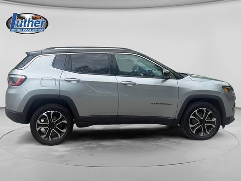 Used 2022 Jeep Compass Limited AWD/4WD image 6