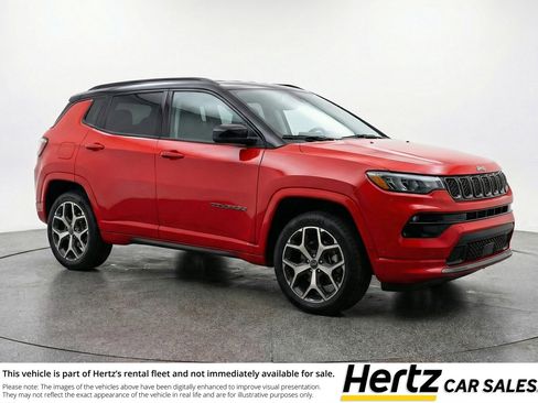 Used 2025 Jeep Compass Limited image 1