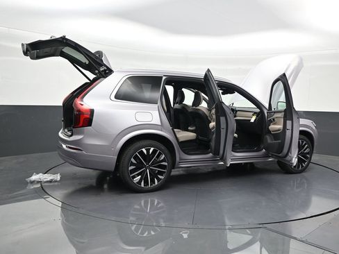 New 2026 Volvo XC90 B6 Plus w/ Protection Package Premier AWD/4WD image 29