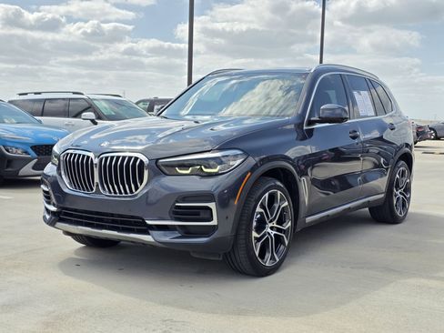 Used 2022 BMW X5 sDrive40i w/ Premium Package RWD image 2