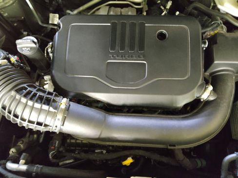 Used 2024 Chevrolet Blazer LT FWD image 30