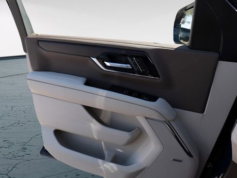 New 2026 GMC Yukon Denali w/ Sun & Power Step Package image 19