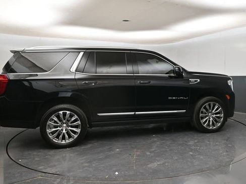 Used 2021 GMC Yukon Denali w/ Denali Premium Package AWD/4WD image 8