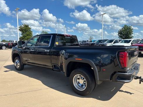 Used 2024 GMC Sierra 3500 Denali w/ Technology Package AWD/4WD image 3