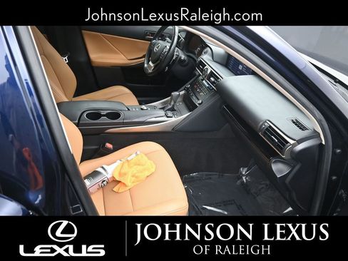 Used 2018 Lexus IS 300 AWD w/ Comfort Package image 13