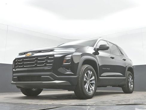 Used 2025 Chevrolet Equinox LT w/ Convenience Package II AWD/4WD image 44