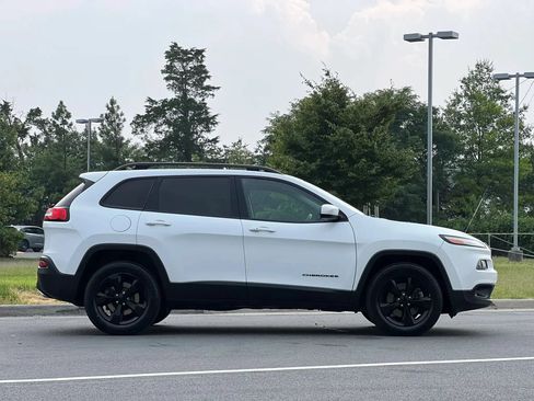 Used 2016 Jeep Cherokee Latitude w/ Comfort/Convenience Group AWD/4WD image 6