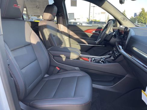 New 2026 Chevrolet Traverse Z71 w/ Enhanced Driving Package image 16