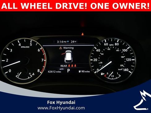 Used 2021 Nissan Rogue SV image 2