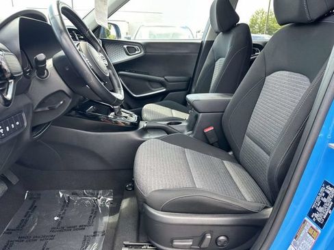 Used 2025 Kia Soul EX FWD image 14