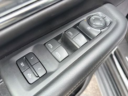 Used 2023 Chevrolet Suburban LT image 13