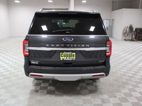 Used 2022 Ford Expedition Max Limited image 11