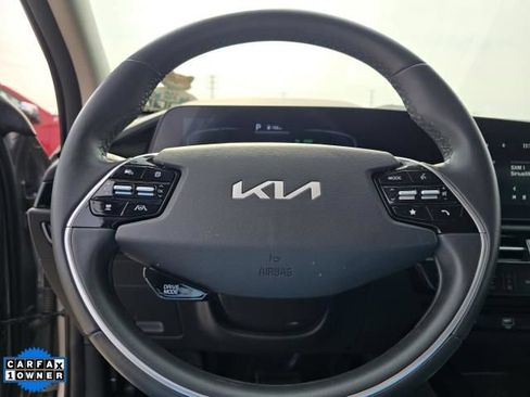 Used 2023 Kia Niro EX FWD image 21