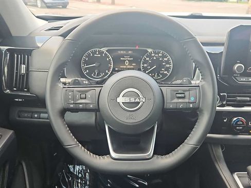 Used 2023 Nissan Pathfinder SV AWD/4WD image 11