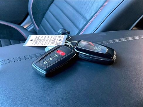 Used 2021 Toyota Avalon TRD image 35