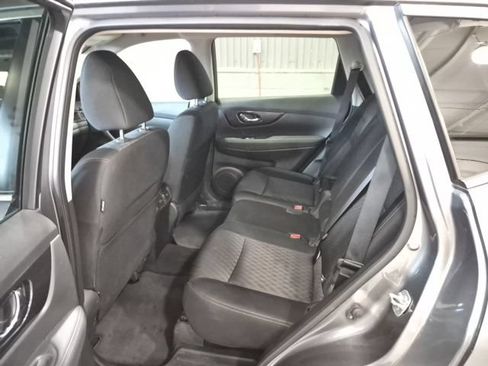 Used 2018 Nissan Rogue SV w/ Premium Package AWD/4WD image 16