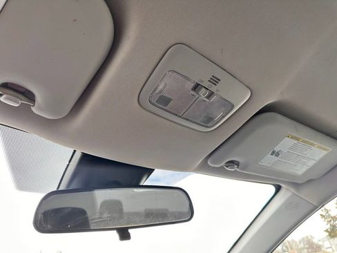 Used 2019 Toyota Corolla LE image 22