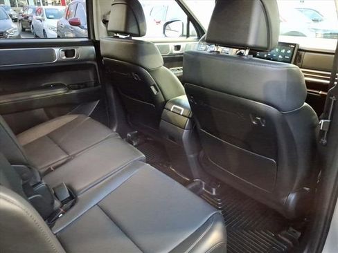 Used 2025 Hyundai Santa Fe SEL image 18