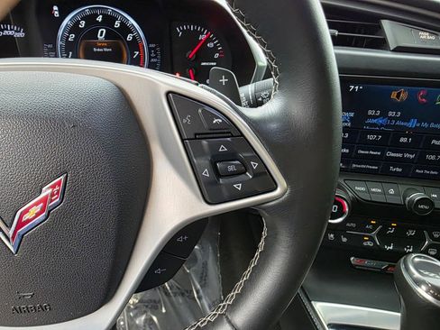 Used 2015 Chevrolet Corvette Z06 w/ 3LZ Preferred Equipment Group RWD image 18