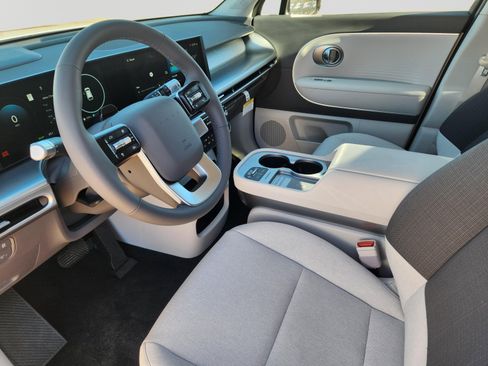 New 2026 Hyundai Ioniq 9 SE AWD/4WD image 8