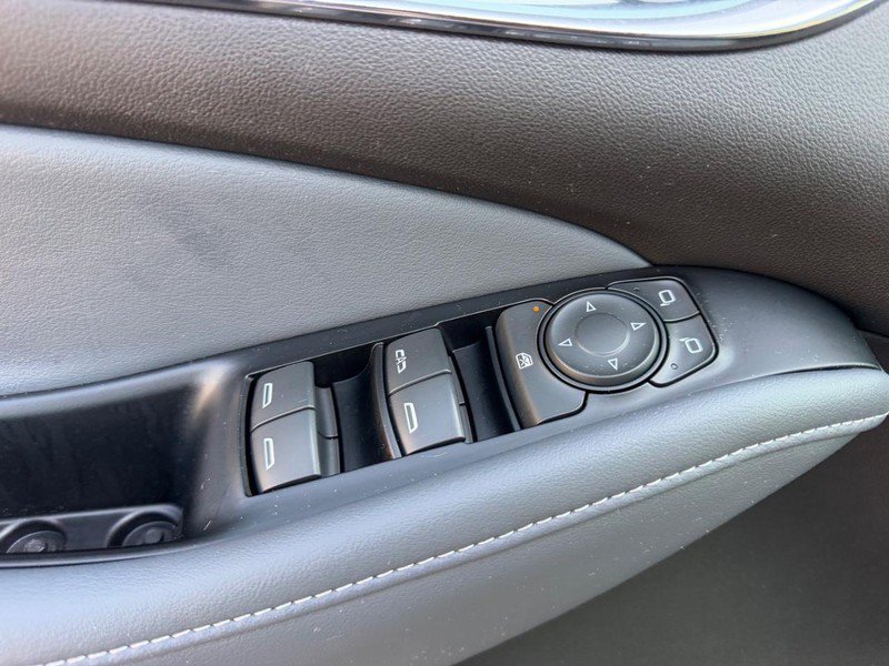 Used 2023 Buick Enclave Essence w/ LPO, Floor Liner Package AWD/4WD image 20