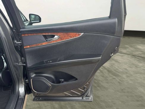 Used 2018 Lincoln MKX Select w/ Select Plus Package image 18