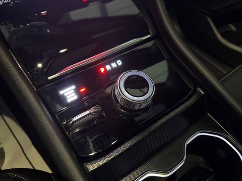 Used 2025 Jeep Grand Cherokee L Limited w/ Luxury Tech Group II image 21