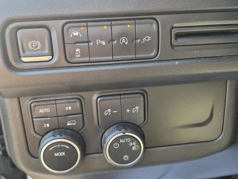 Used 2022 Chevrolet Tahoe LT AWD/4WD image 13