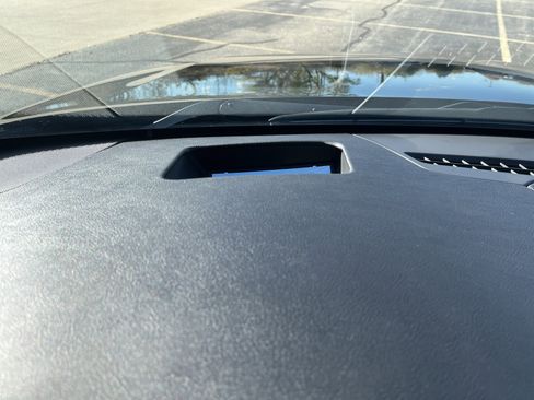 Used 2025 Cadillac XT6 Sport w/ Technology Package image 29