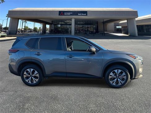 Used 2022 Nissan Rogue SV image 7