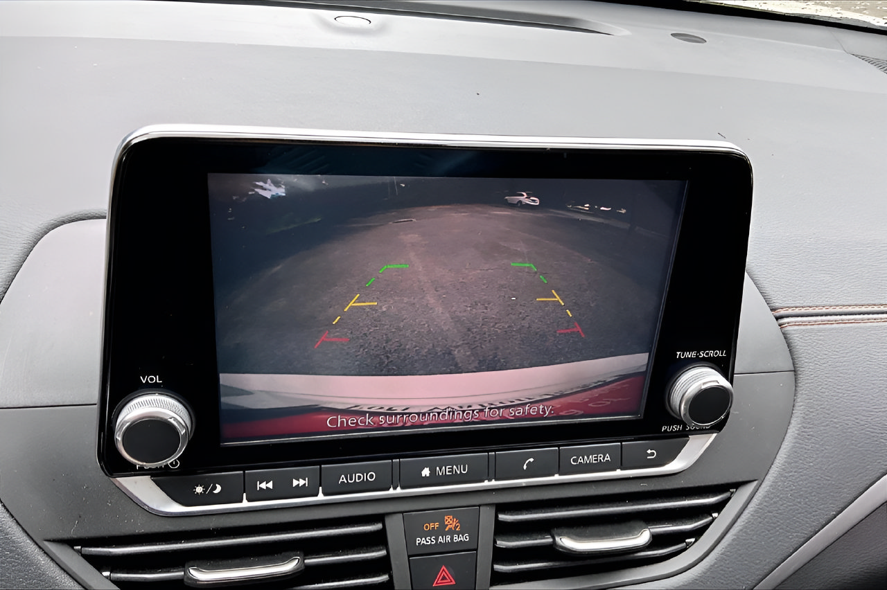 Used 2020 Nissan Altima 2.5 SR FWD image 13