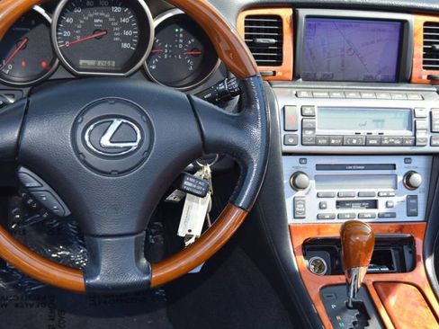 Used 2004 Lexus SC 430 Convertible image 29