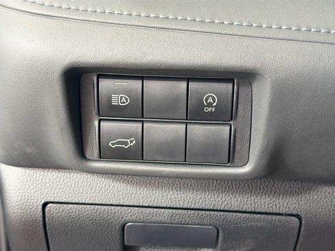 Used 2023 Toyota Highlander XSE AWD/4WD image 12