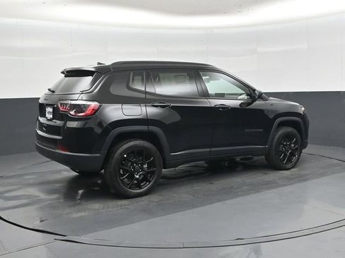 New 2026 Jeep Compass Latitude AWD/4WD image 3