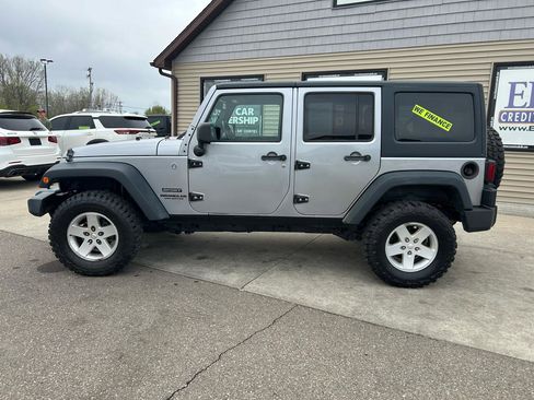 Used 2013 Jeep Wrangler Unlimited Sport AWD/4WD image 8