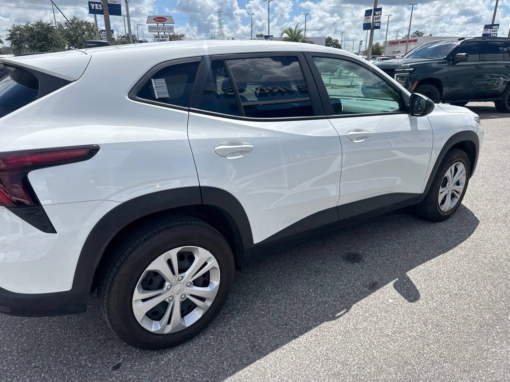 Used 2024 Chevrolet Trax LS FWD image 5