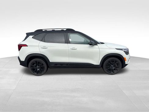 Certified 2024 Kia Seltos X-Line image 6