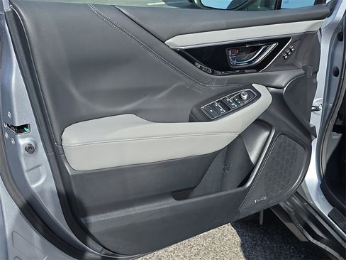 Used 2022 Subaru Outback Limited XT image 17