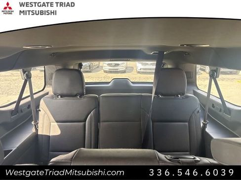 Used 2023 Chevrolet Suburban LT RWD image 11