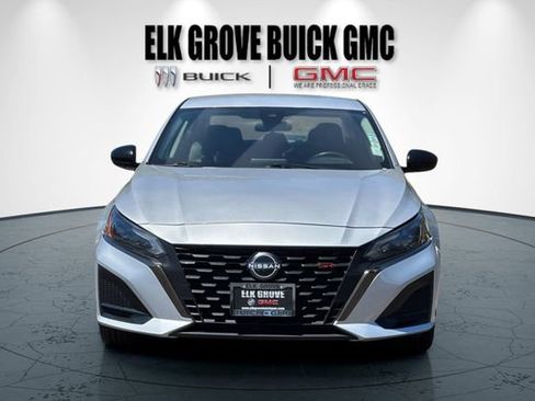 Used 2024 Nissan Altima 2.5 SR FWD image 9
