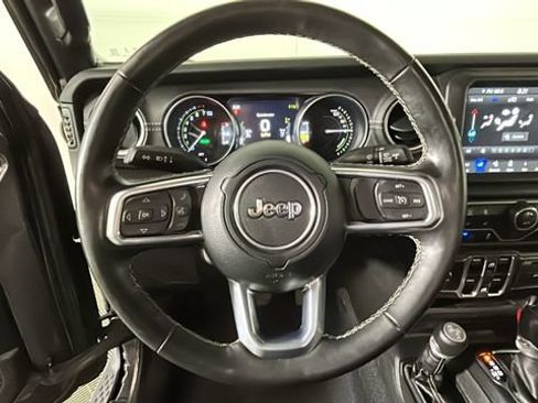 Used 2023 Jeep Wrangler Unlimited Sahara w/ Cold Weather Group AWD/4WD image 13