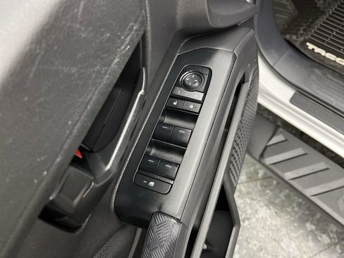 Used 2024 Toyota Tacoma SR RWD image 9