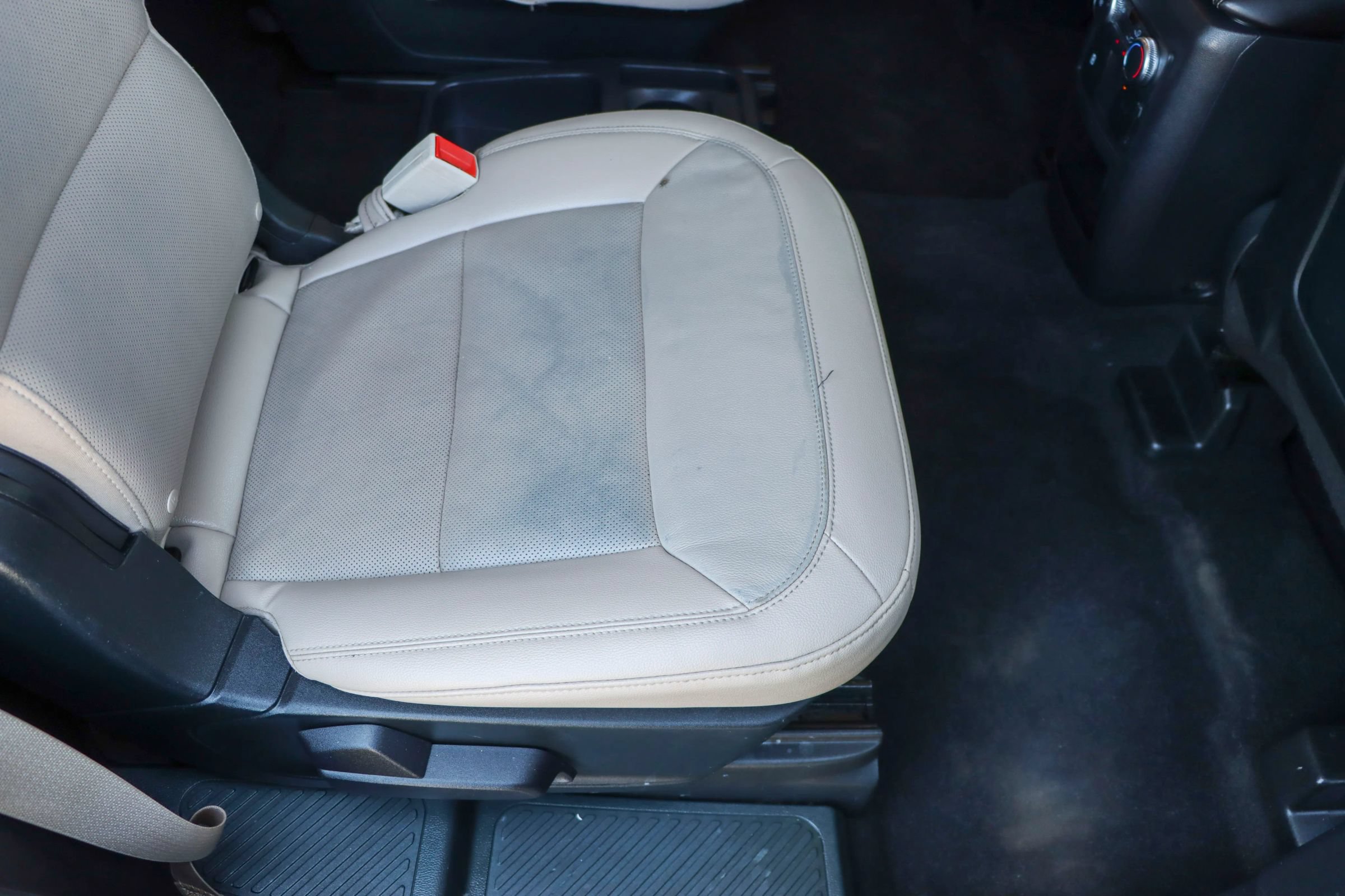 Used 2020 Ford Explorer Limited RWD image 23