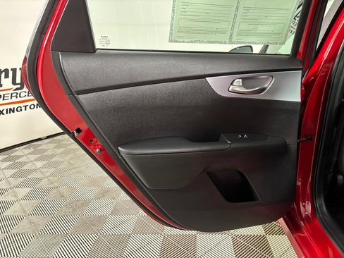 Used 2022 Kia Forte LXS FWD image 18