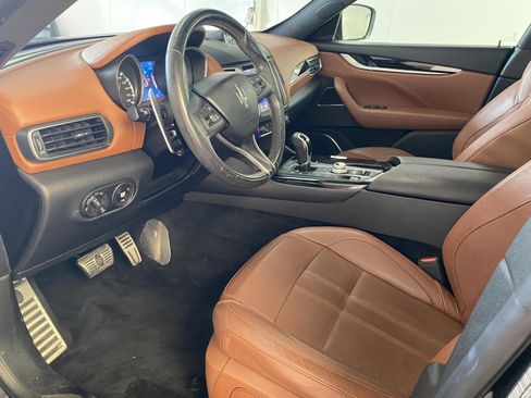 Used 2018 Maserati Levante S GranSport AWD/4WD image 20