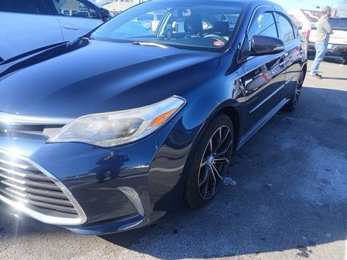 Used 2016 Toyota Avalon Limited image 2