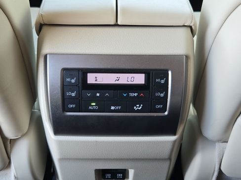 Used 2022 Lexus GX 460 Premium w/ Premium Package AWD/4WD image 18